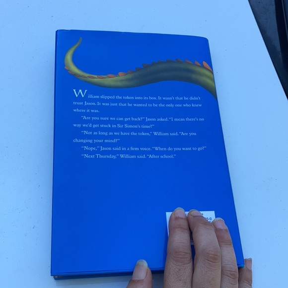 “The battle for the castle” hardback novel - Picture 3 of 12